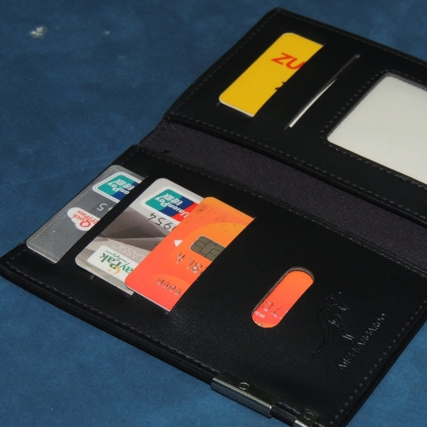 Men’s Leather Half Long Wallet.